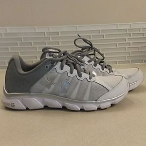 Under Armour Sneakers